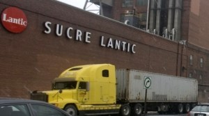 1888 : La raffinerie Sucre St-Laurent a été construite à Montréal sur les rives du Saint-Laurent.