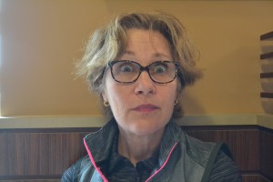 Devant un café au Tim Horton's