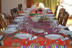 Au centre de la table, la délicieuse choucroute de Thrissa. J'en ai pris trois fois, pourtant nous avons entamé, pour ceux qui s'en souviennent, ce repas le ventre déjà plein.