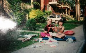 Chouchounette et son amie rue Wilson il y a une dizaine d'années