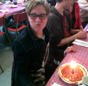 Souffler une bougie.