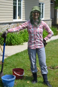 Exemple de tenue adéquate pour jardiner.