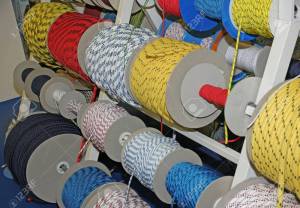 18675122-cordes-et-cordages-et-cordes-pour-la-navigation-de-plaisance-à-voile-et-de-l-escalade-à-vendre-à-roulea